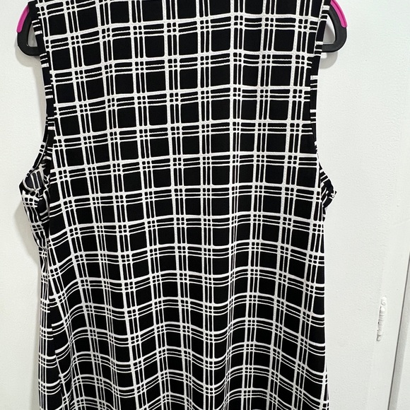 Black and White Plaid Sleeveless Top size L - Picture 2 of 5